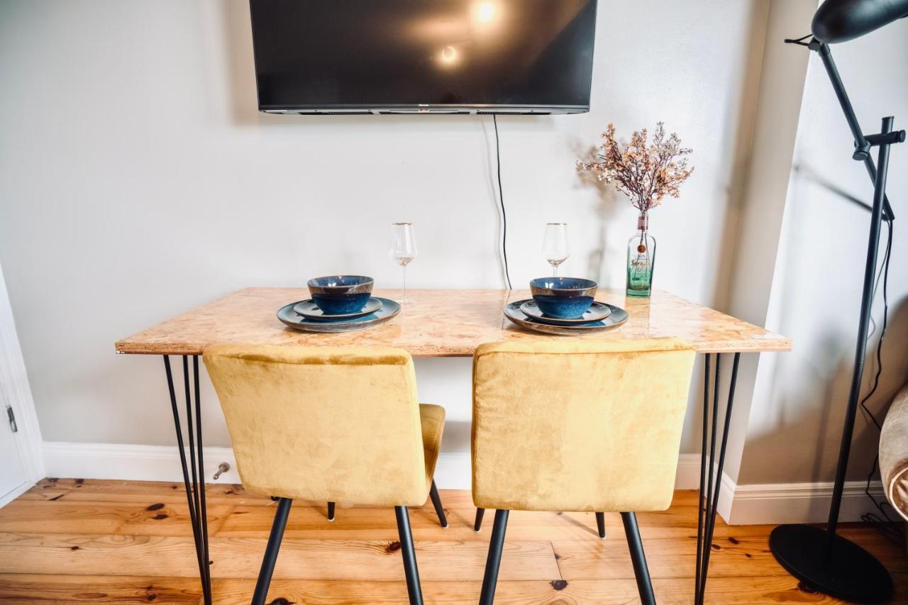 Modern Penthouse Apartment In Cobh Town Zewnętrze zdjęcie